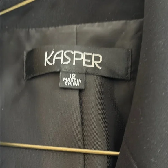 Kasper Classic Black Suit, sz 12, no alterations, gently worn - Picture 3 of 6